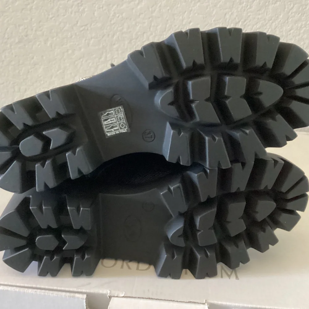 CHARLES DAVID Hacker Bootie (Women), size 6.5US / 37EU - Picture 9 of 9